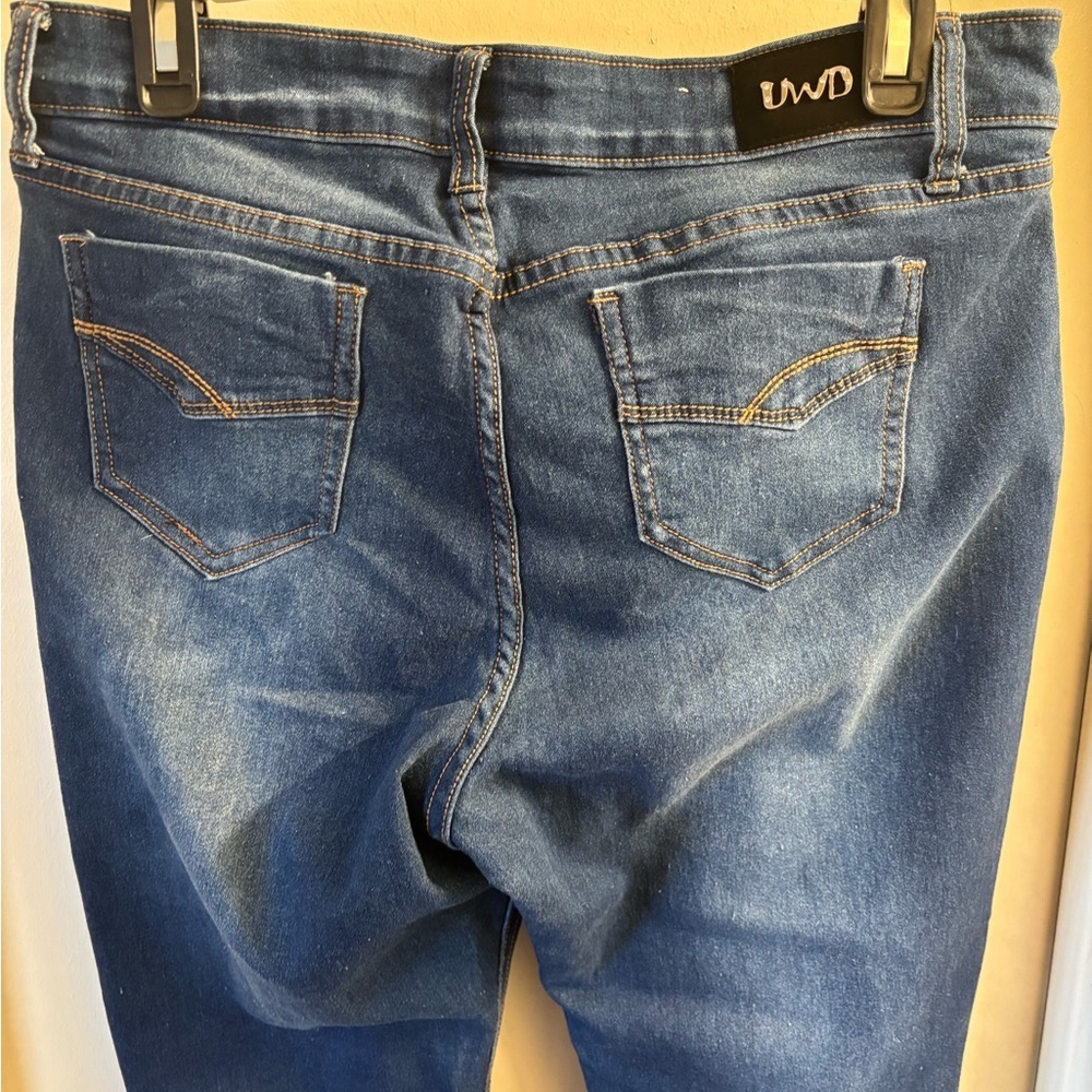 Elegant Blue Skinny Jeans for Women - Picture 5 of 6